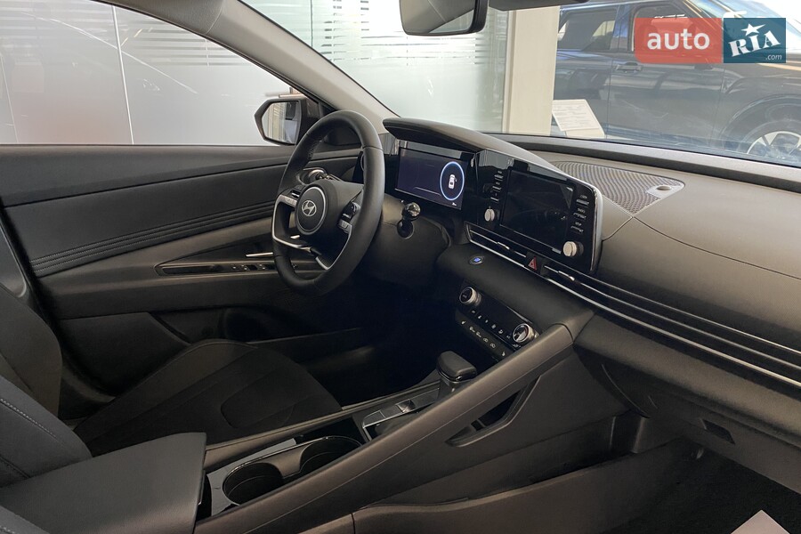 Hyundai Elantra - фото 22