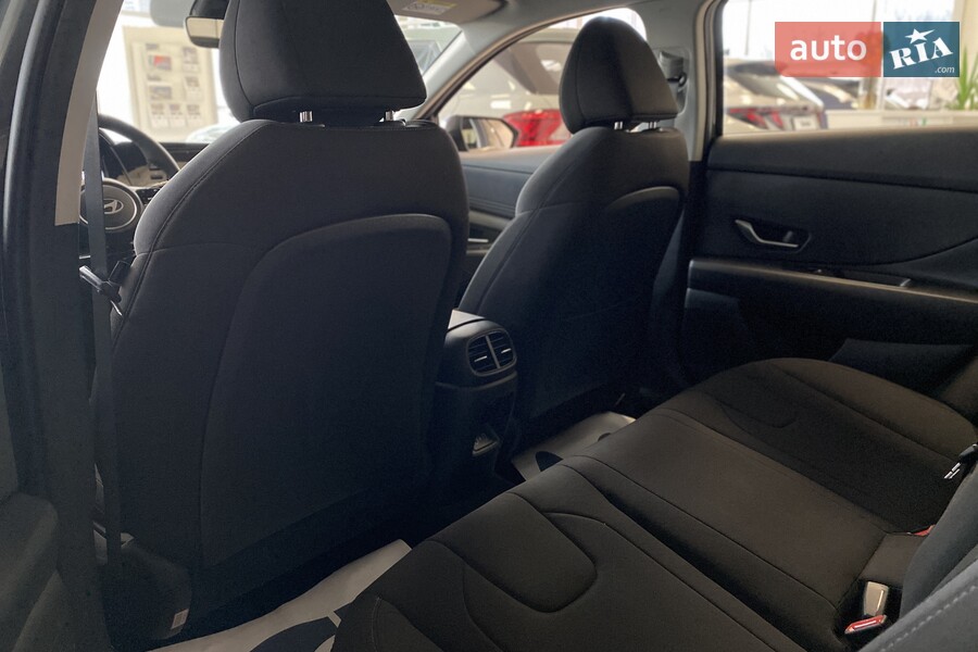 Hyundai Elantra - фото 23