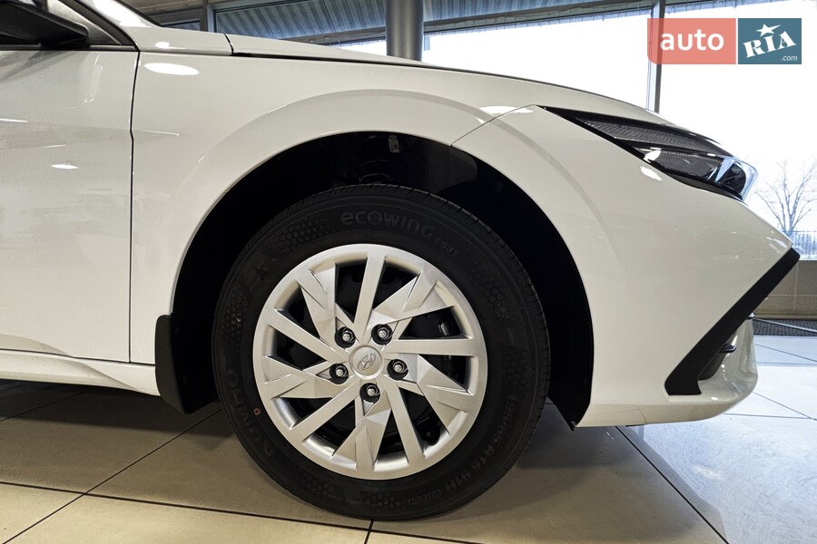 Hyundai Elantra - фото 5