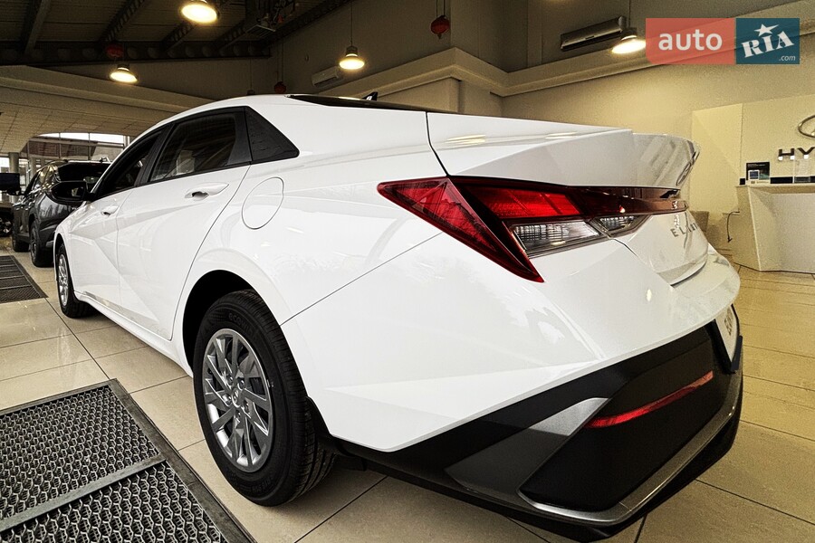 Hyundai Elantra - фото 4
