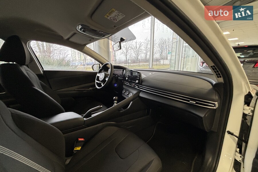 Hyundai Elantra - фото 8