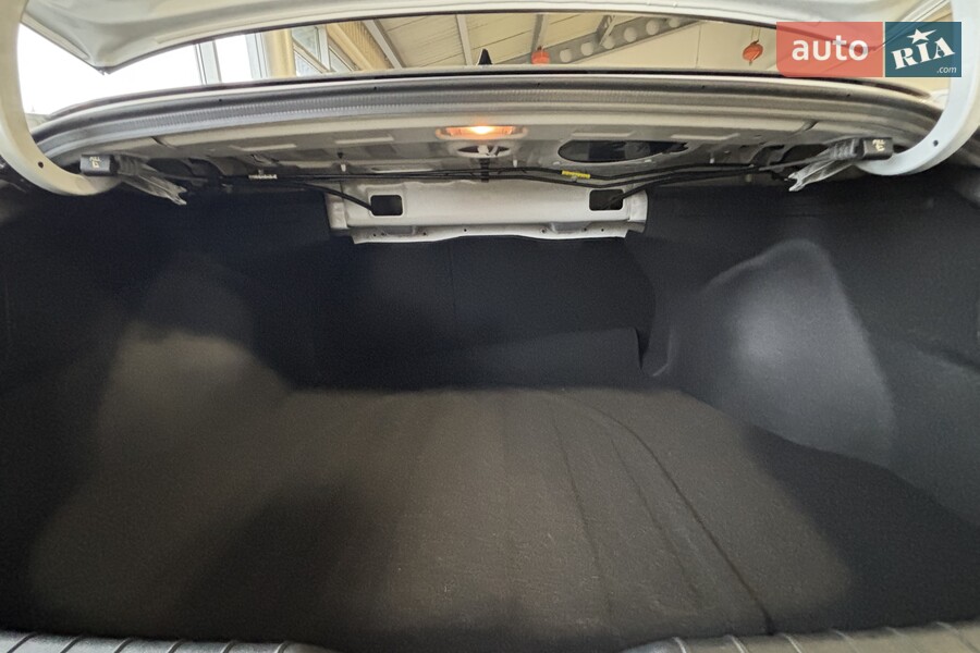 Hyundai Elantra - фото 20