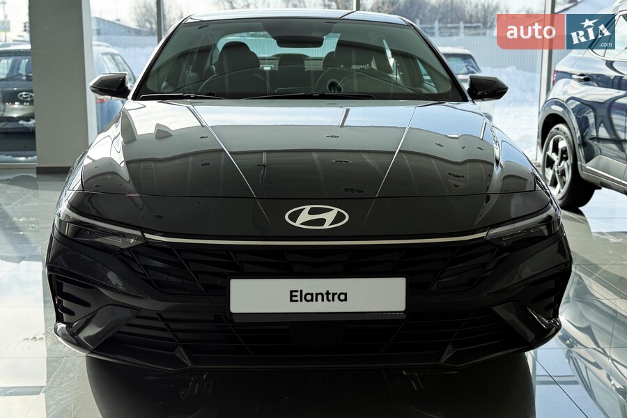 Hyundai Elantra - фото 3