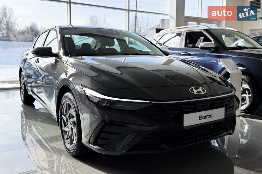 Hyundai Elantra - фото 1