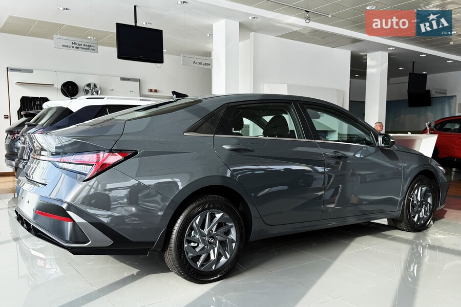 Hyundai Elantra - фото 7