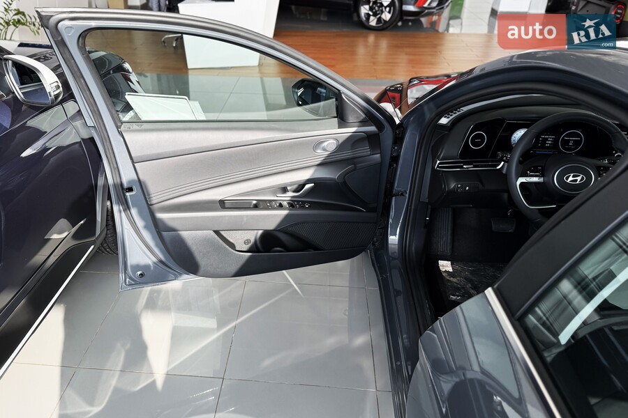 Hyundai Elantra - фото 10