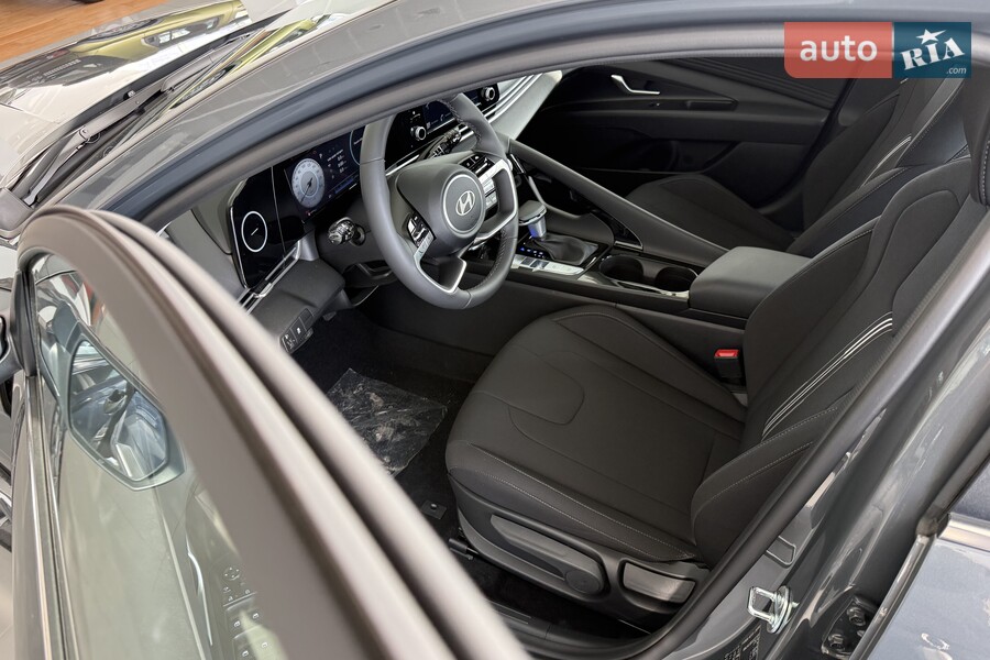 Hyundai Elantra - фото 12