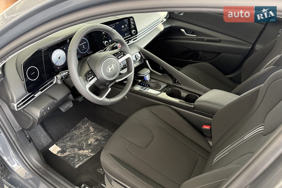 Hyundai Elantra - фото 17