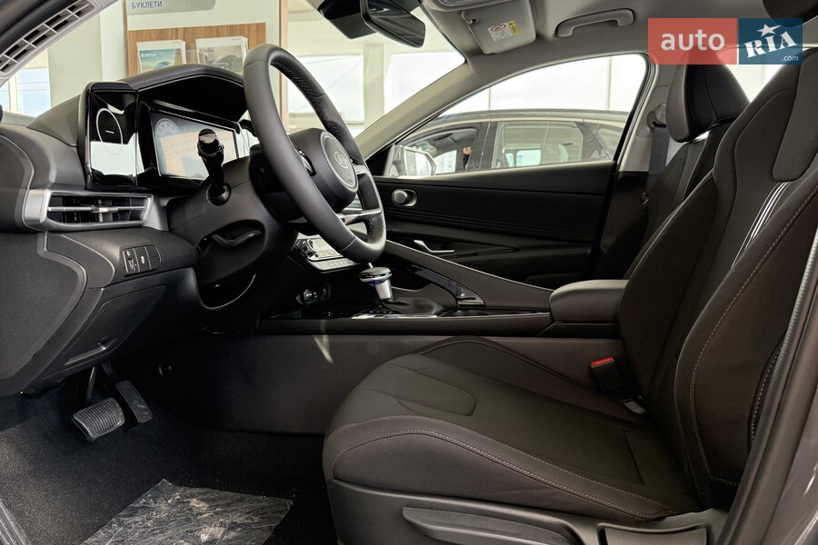 Hyundai Elantra - фото 16