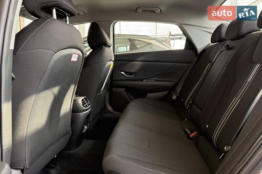 Hyundai Elantra - фото 18