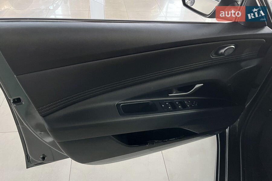 Hyundai Elantra - фото 9