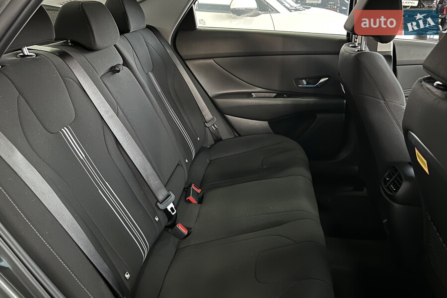 Hyundai Elantra - фото 17