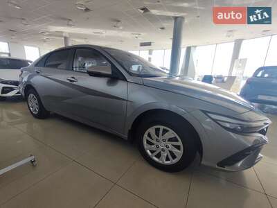 Новый Hyundai Elantra 2025 - фото 3
