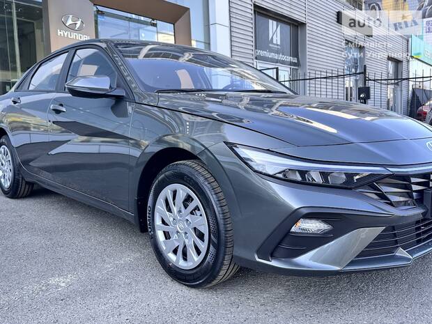 Hyundai Elantra 2025