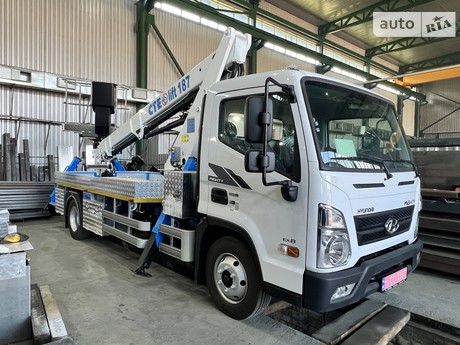 Hyundai EX8 2024