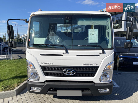 Hyundai EX8 2025