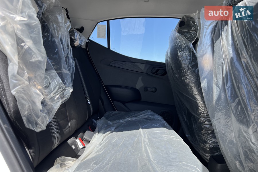 Hyundai i10 - фото 24