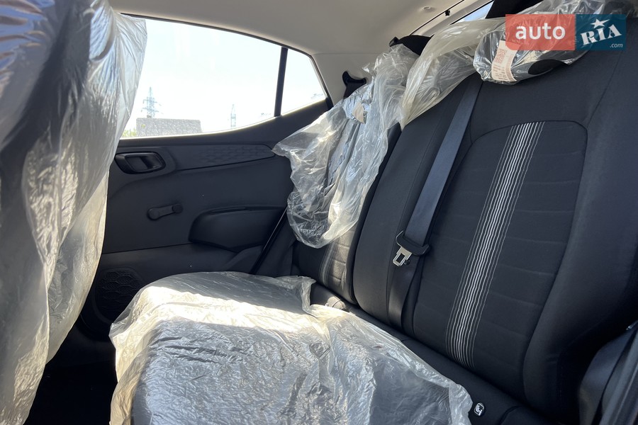 Hyundai i10 - фото 33