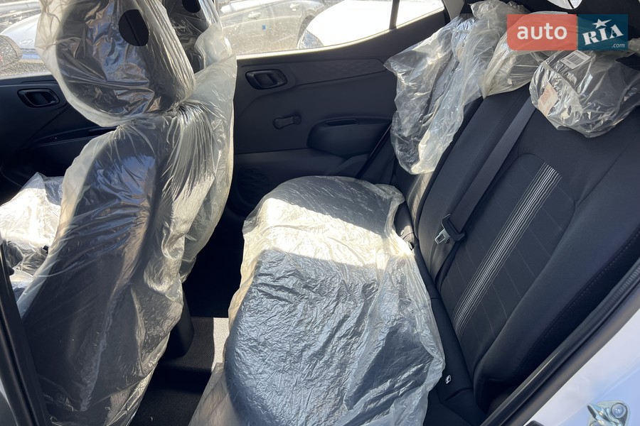 Hyundai i10 - фото 35