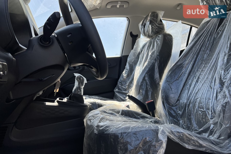 Hyundai i10 - фото 36