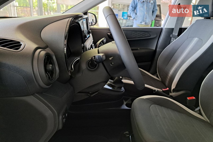 Hyundai i10 - фото 11