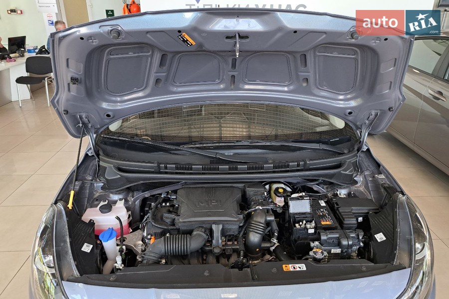Hyundai i10 - фото 23