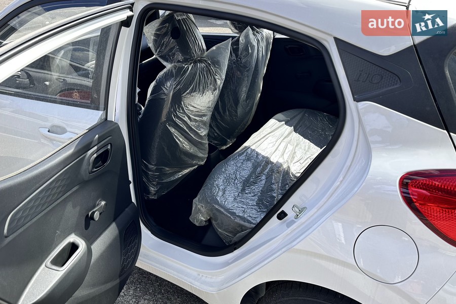 Hyundai i10 - фото 8