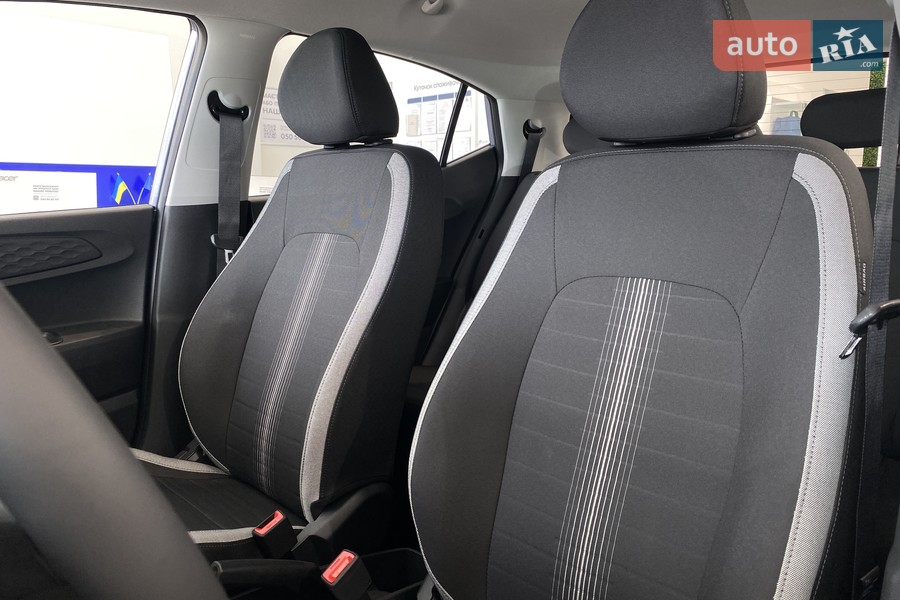 Hyundai i10 - фото 25