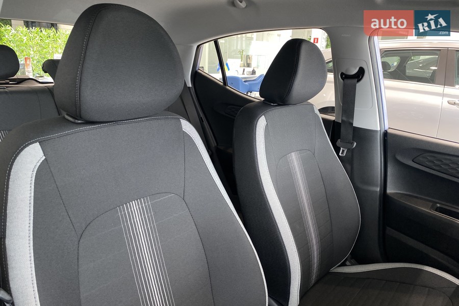 Hyundai i10 - фото 24