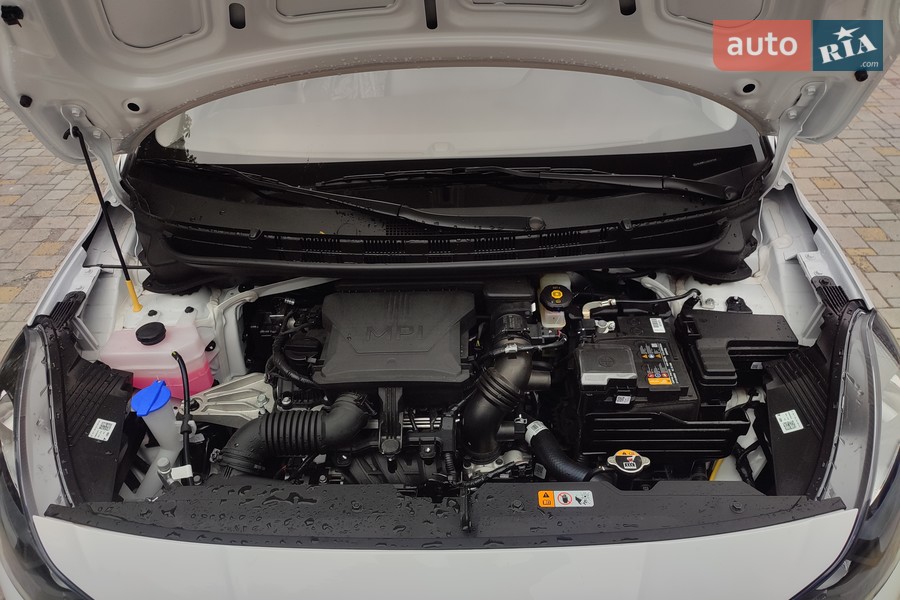 Hyundai i10 - фото 22