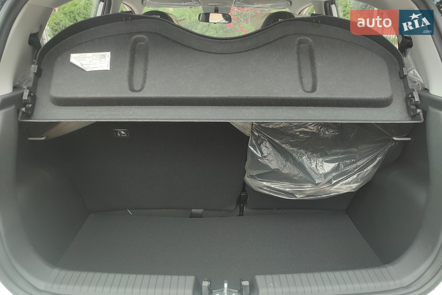 Hyundai i10 - фото 9