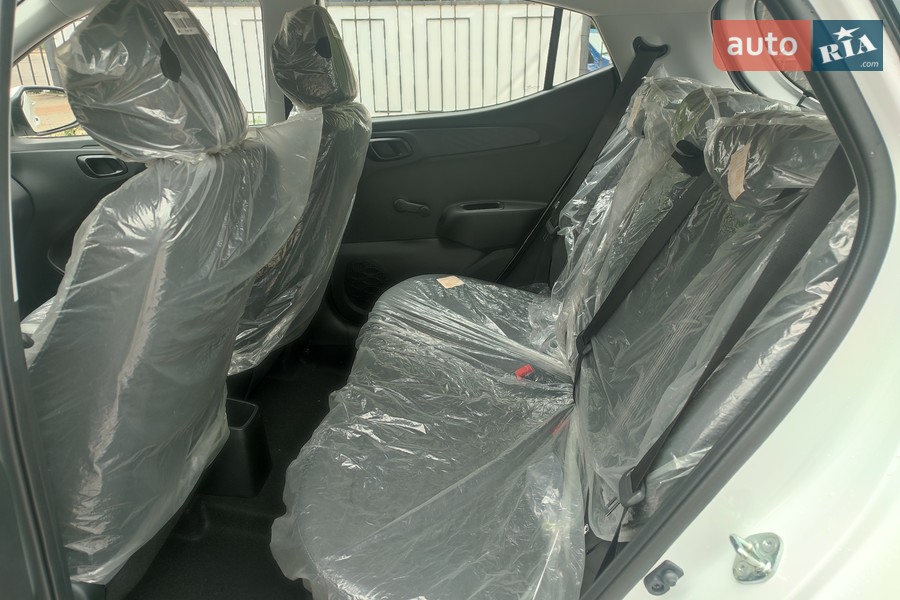 Hyundai i10 - фото 21