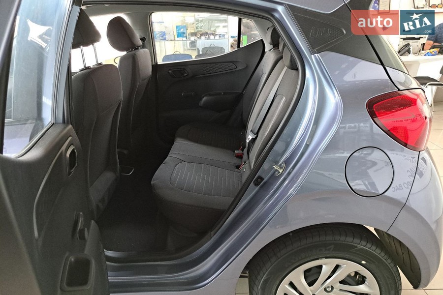 Hyundai i10 - фото 8