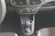 Hyundai i10 - фото 16