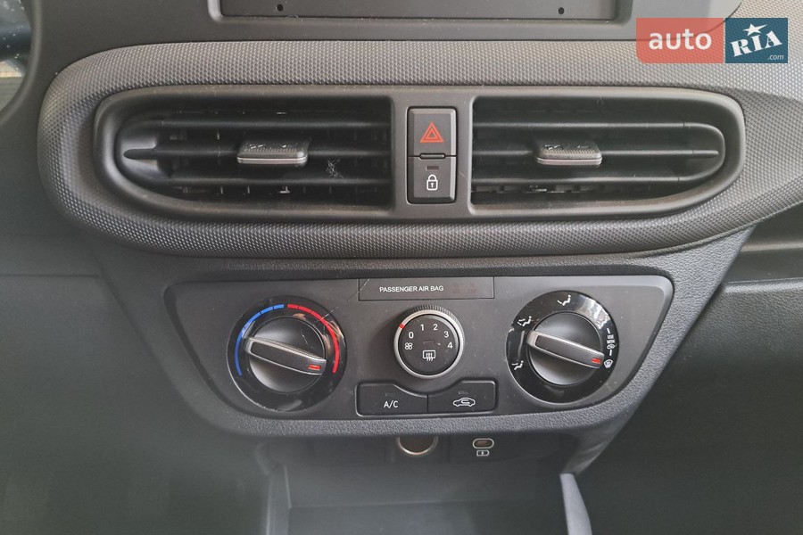 Hyundai i10 - фото 17