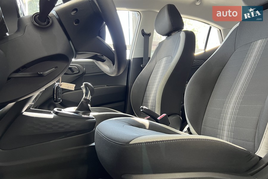 Hyundai i10 - фото 20