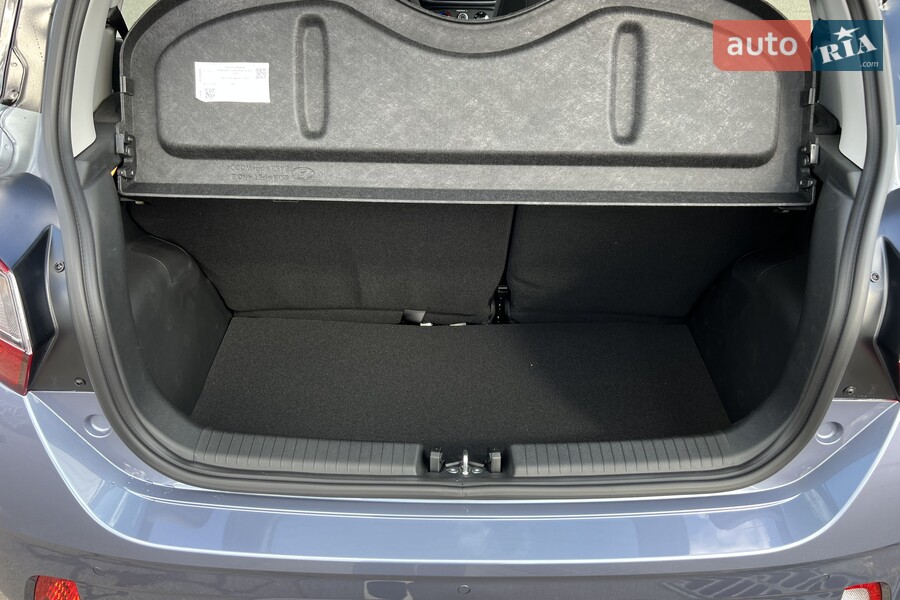 Hyundai i10 - фото 12