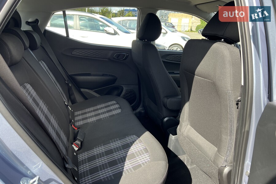 Hyundai i10 - фото 22