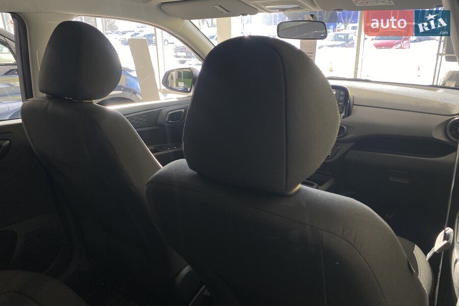 Hyundai i10 - фото 15