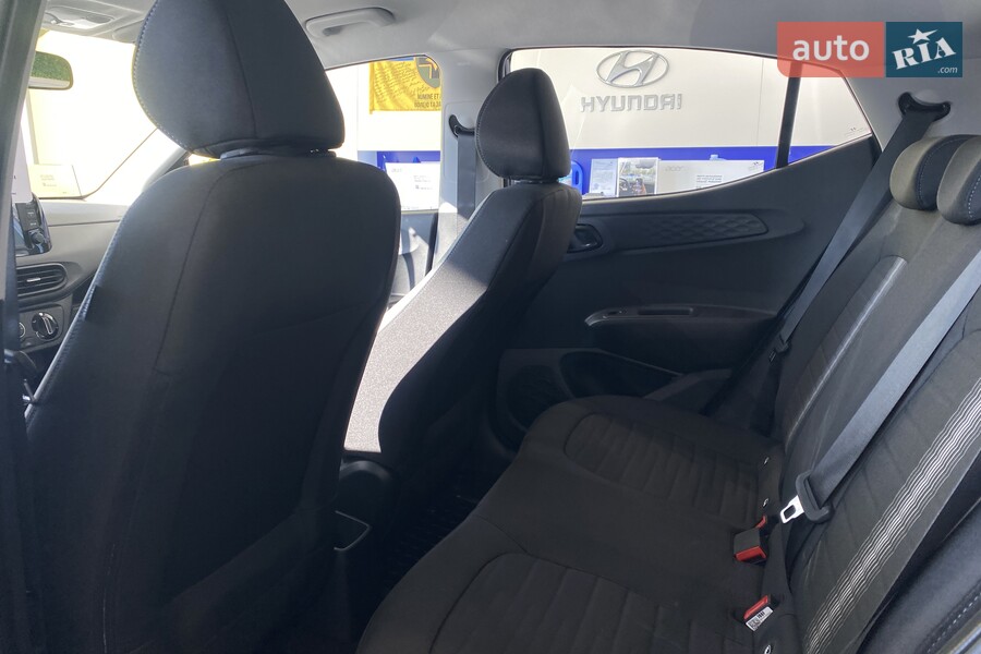 Hyundai i10 - фото 12