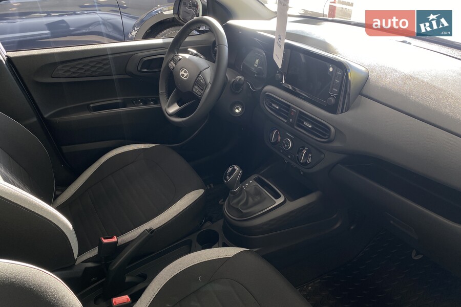 Hyundai i10 - фото 18