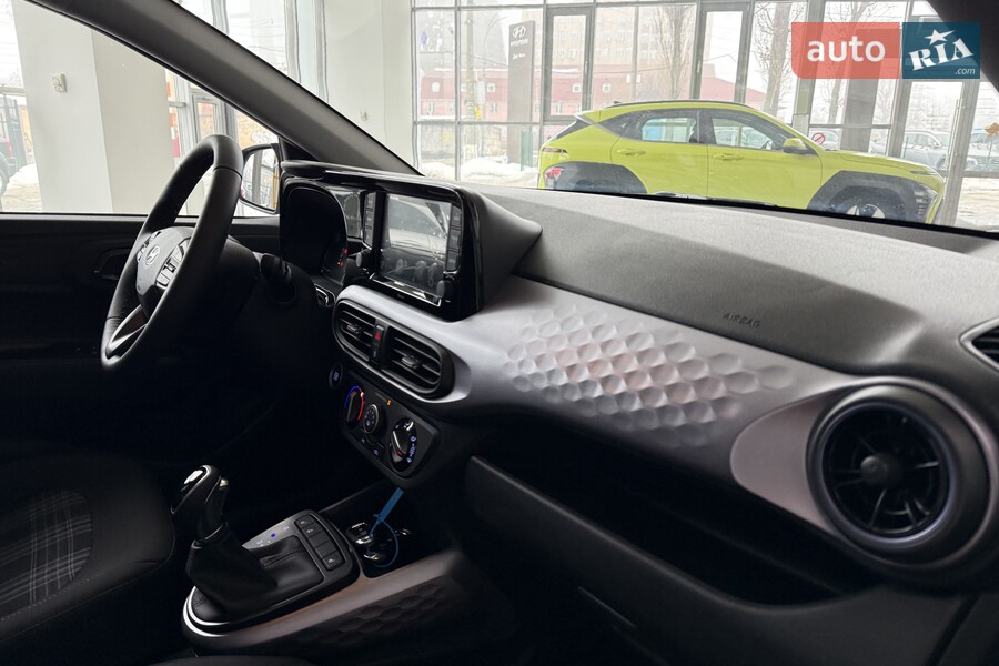 Hyundai i10 - фото 16
