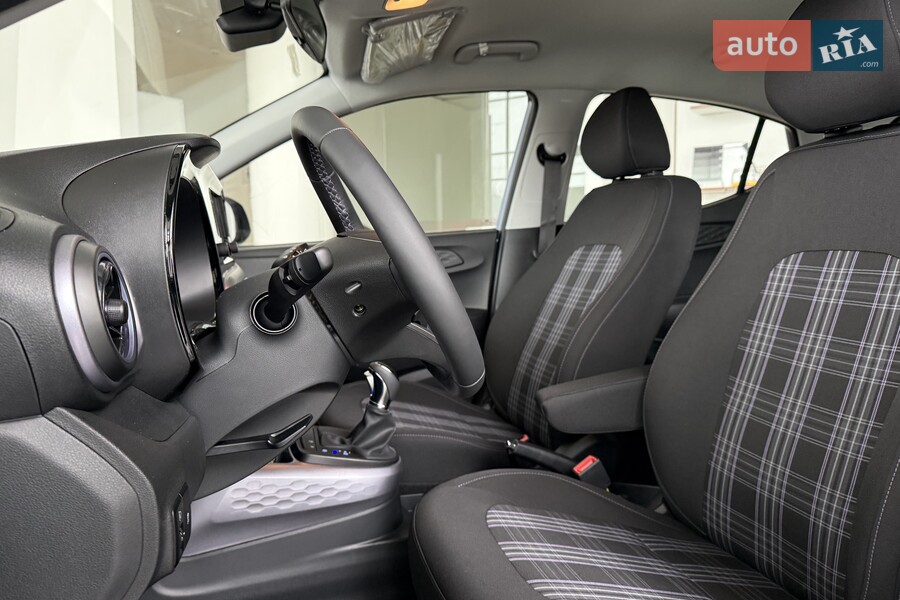 Hyundai i10 - фото 18