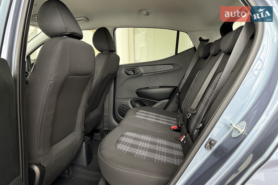 Hyundai i10 - фото 19