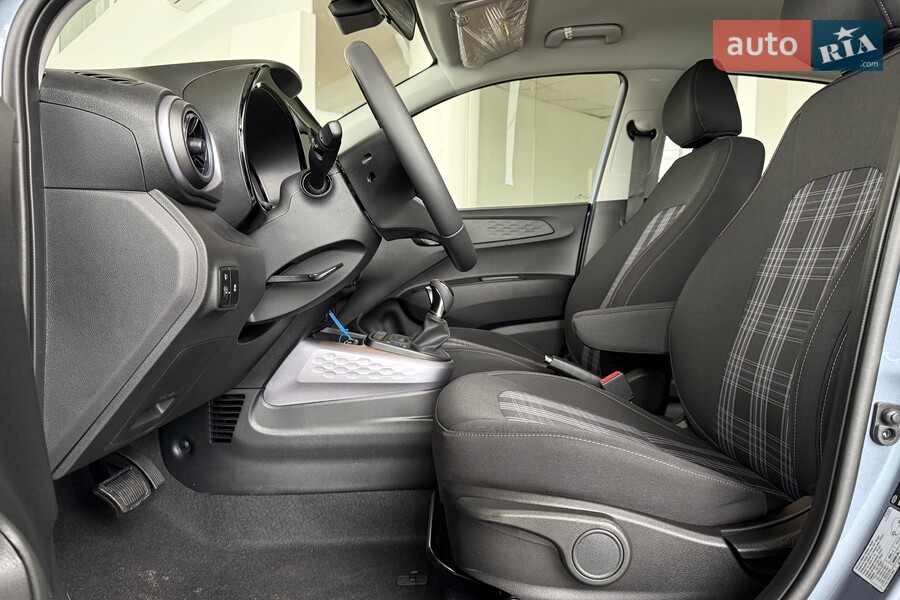 Hyundai i10 - фото 21