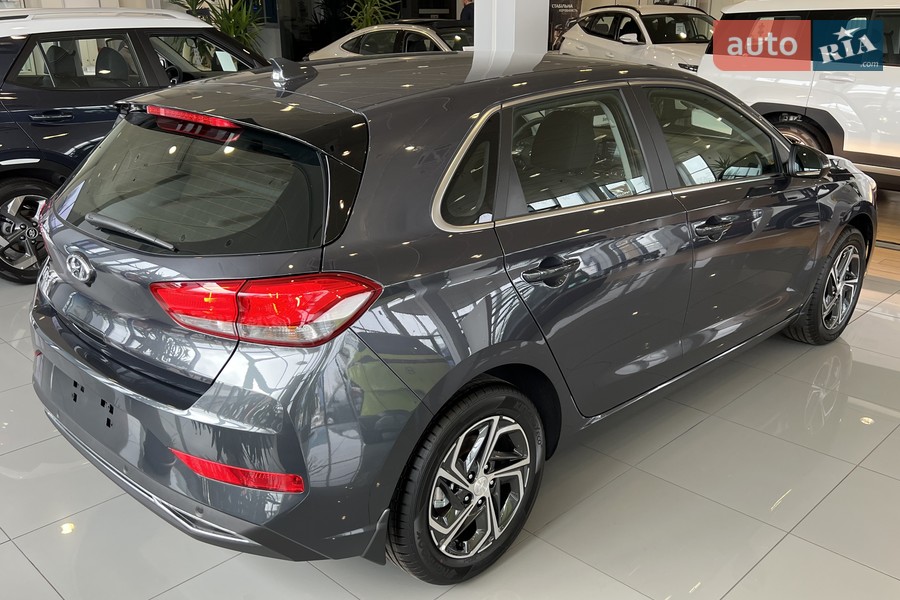 Hyundai i30 - фото 9