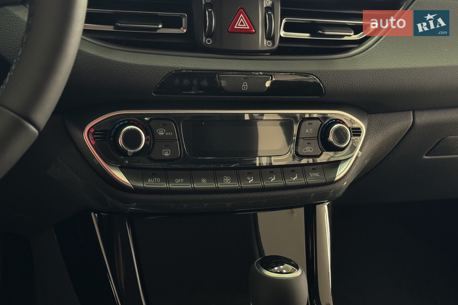 Hyundai i30 - фото 9
