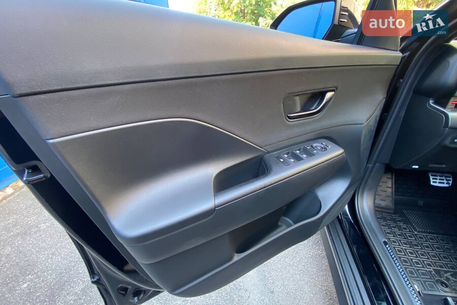 Hyundai Kona - фото 17