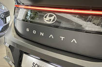 Hyundai Sonata Top