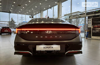 Hyundai Sonata 2023 Top